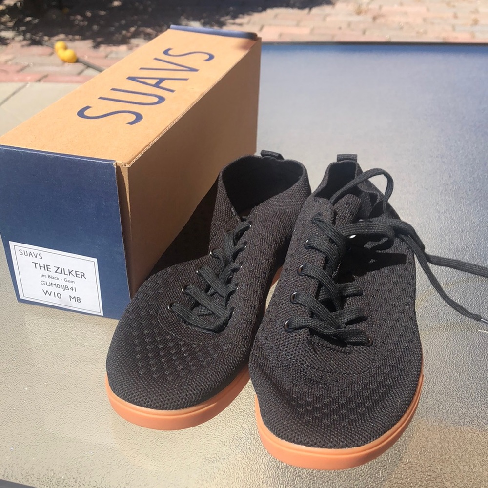 Casual, comfy, walking shoes, black